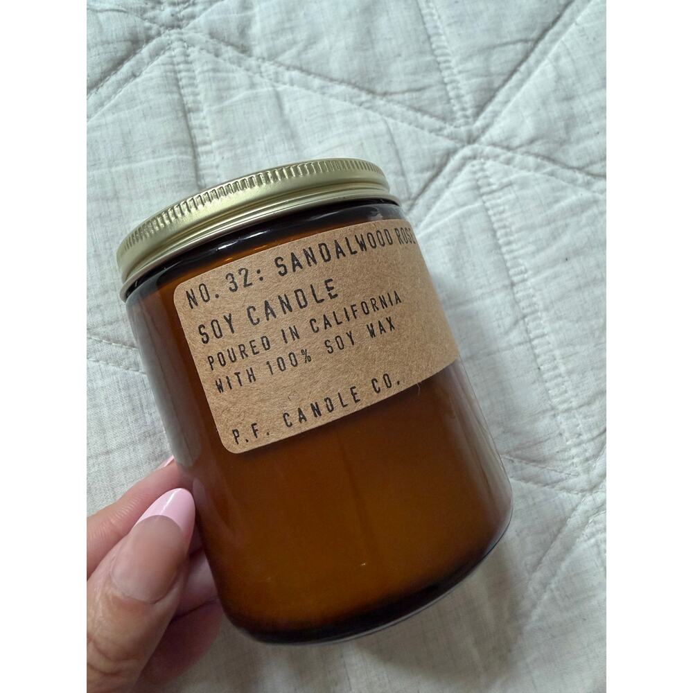 NEW P.F. Candle Soy Candle - Sandalwood Rose 7.2 oz - Picture 3 of 6